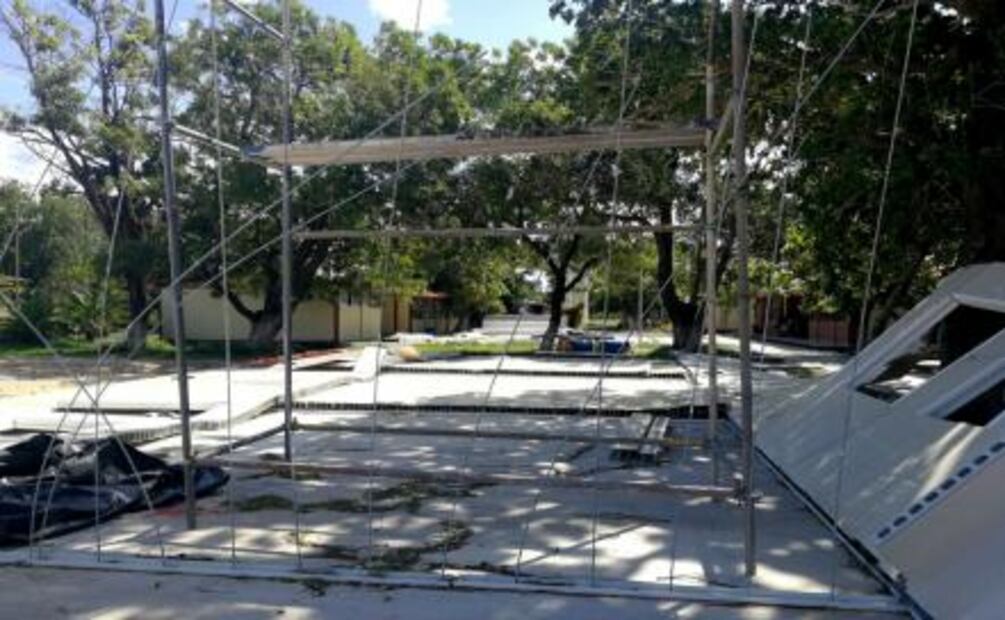 Vientos del Istmo tiran aulas provisionales de $426 mil en Juchitán