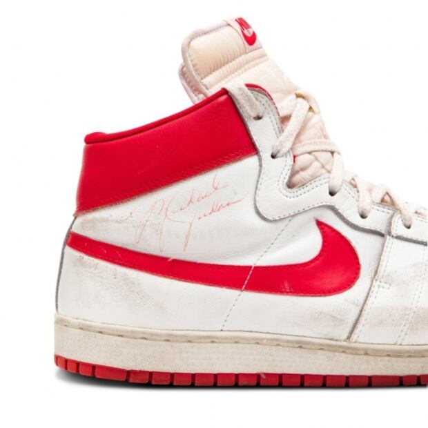 Así son los tenis más caros del mundo, vendidos en 1.5 millones de dólares