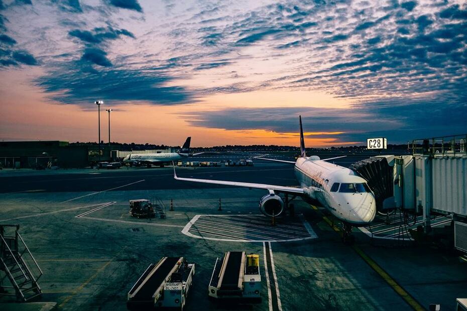 En el caso de una demora de una a dos horas, la compañía aérea debe otorgar descuentos para vuelos posteriores. Foto: Ashim D'Silva. Unsplash