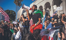 Trump lanza campaña para delatar a migrantes