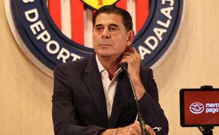 Chivas confirma la salida de Fernando Hierro; se quedan sin director deportivo