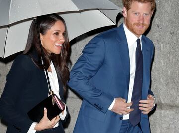 ¿Meghan Markle rompe protocolo real con atuendo de 100 mil pesos?