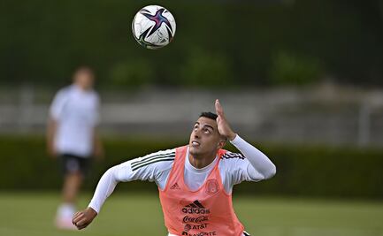 Funes Mori canta al ritmo de banda en su novatada en Selección