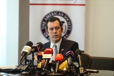 Larry Rubin urge a Peña Nieto a reunirse con Trump