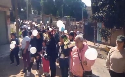 Entre globos y flores sepultan al niño Fernando, quien fuera retenido por una deuda de mil pesos