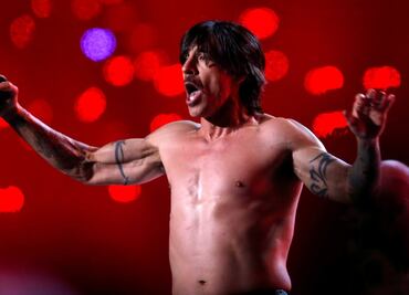Hospitalizan a vocalista de RHCP