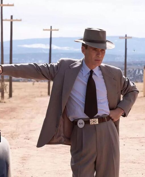 Cillian Murphy posando. Fuente: Instagram @oppenheimermovie