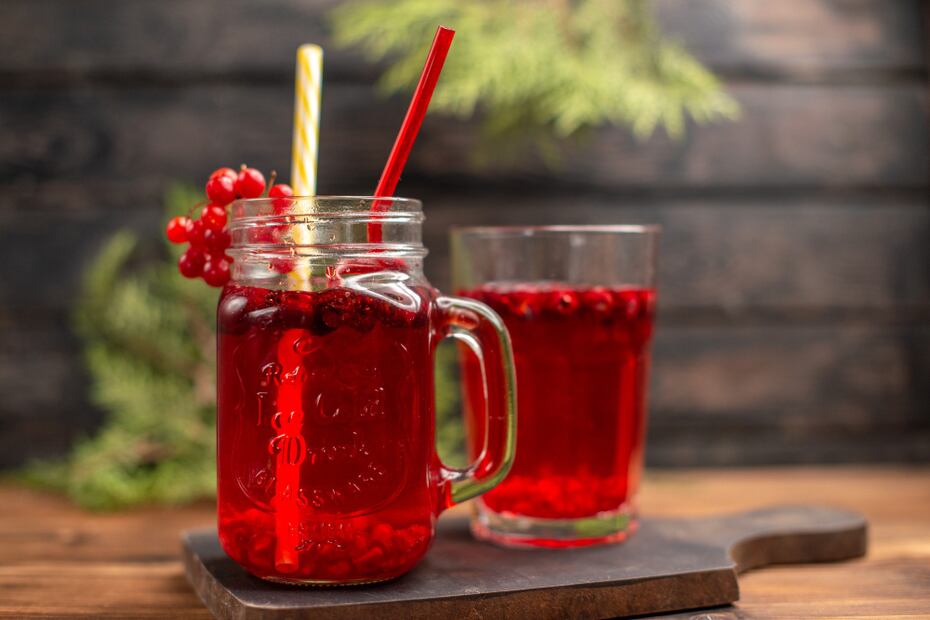 El jugo de arándanos se debe consumir con moderación. Foto: Freepik