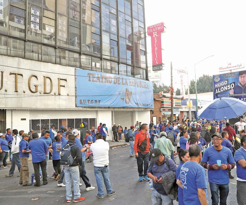 El 9 de enero, 31 mil 576 burócratas votaron: 27 mil 284 por Hugo Alonso (Planilla Azul) y 4 mil 292 por Armando Bautista (Planilla Roja). Foto: ARCHIVO EL UNIVERSAL 