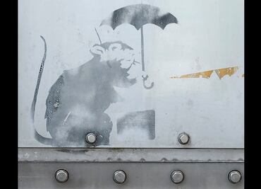 Investigan en Tokio si Banksy dibujó una rata con paraguas