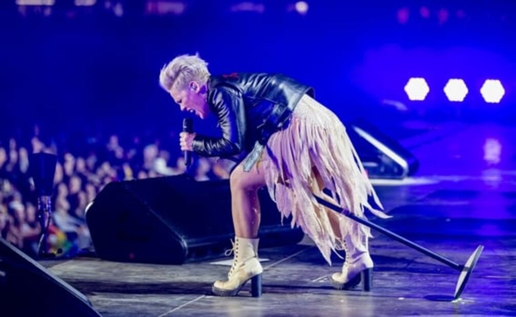 Pink retrata en documental la locura de ser mamá y llenar estadios al ritmo del rock