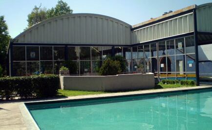 Asaltan a dos policías en baños del deportivo Parque Lira