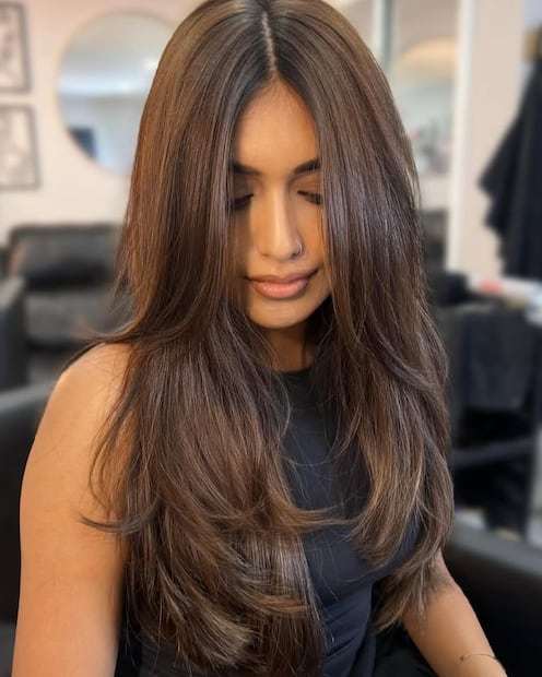 Añade dinamismo al cabello largo sin comprometer la longitud. Foto: Instagram @hairwithbenefits