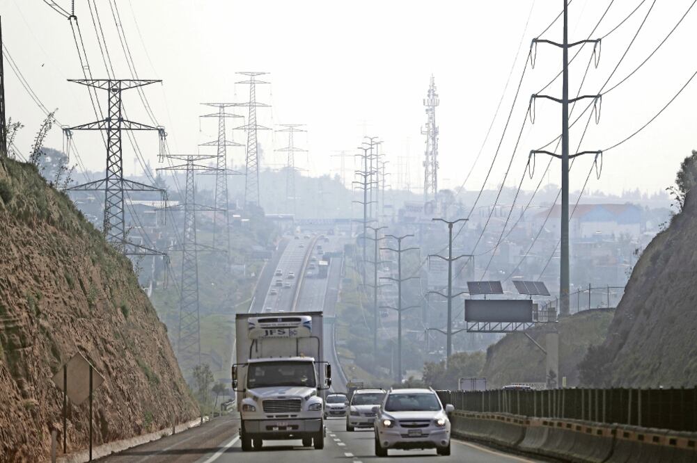 El incremento de principios de año en el peaje del CEM fue para que la concesionaria amortiguara el costo de la inflación. Foto: ARCHIVO EL UNIVERSAL