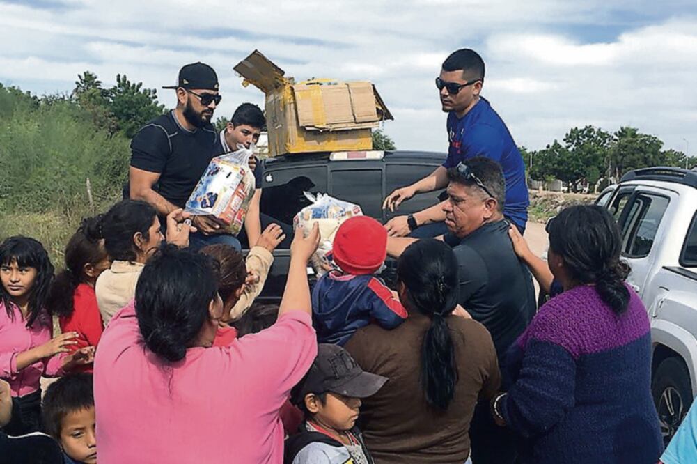 Roberto estuvo acompañado por el ex ligamayorista Teodoro Higuera. (BAMBINO SEDANO)