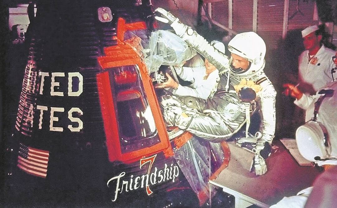 El astronauta John Glenn entrando a la cápsula “Friendship 7” para su misión del 20 de febrero de 1962. Foto: Nasa/ Especial
