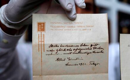 Revelan la teoría de la felicidad de Einstein