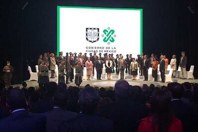 Así inició el evento de Sheinbaum en Teatro de la Ciudad