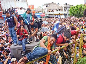 Trump launches tirade against Mexico, says it hasn't stopped migration