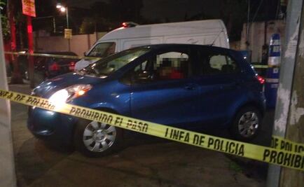 Hallan cadáver de un hombre dentro de auto en la colonia Benito Juárez