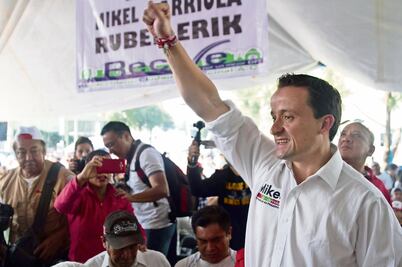 Mikel ofrece seguridad social a ambulantes