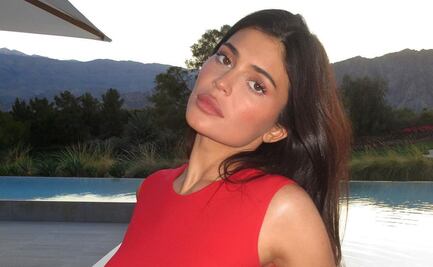 Kylie Jenner posa en vestido de encaje, el mejor para este verano