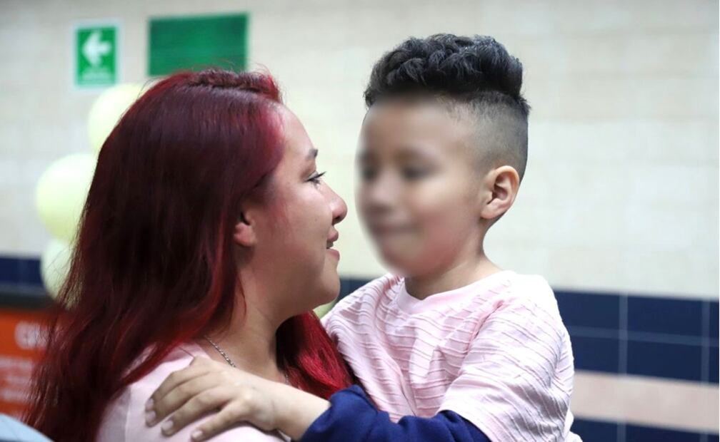 Dani logró tocar la campana de la victoria, tras enfrentar el diagnóstico de leucemia linfoblástica aguda (cáncer de la médula ósea) a los cuatro años, así como distintas complicaciones como: neumonías, baja de glóbulos blancos e incluso una encefalitis viral que lo llevó a sufrir epilepsias. Foto: especial