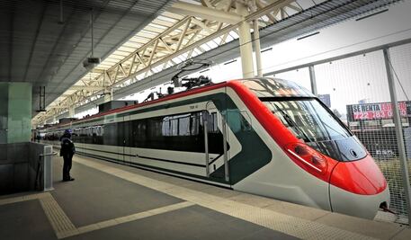 Tren México-Toluca beneficiará a 200 mil personas todos los días: Del Mazo