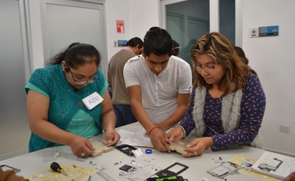 Esto es lo que puedes hacer con tu celular viejo