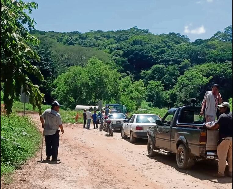 Habitantes de Chicomuselo huyeron a otros municipios porque temen ser reclutados por grupos del crimen o morir a causa de las balas y explosivos. Foto Especial