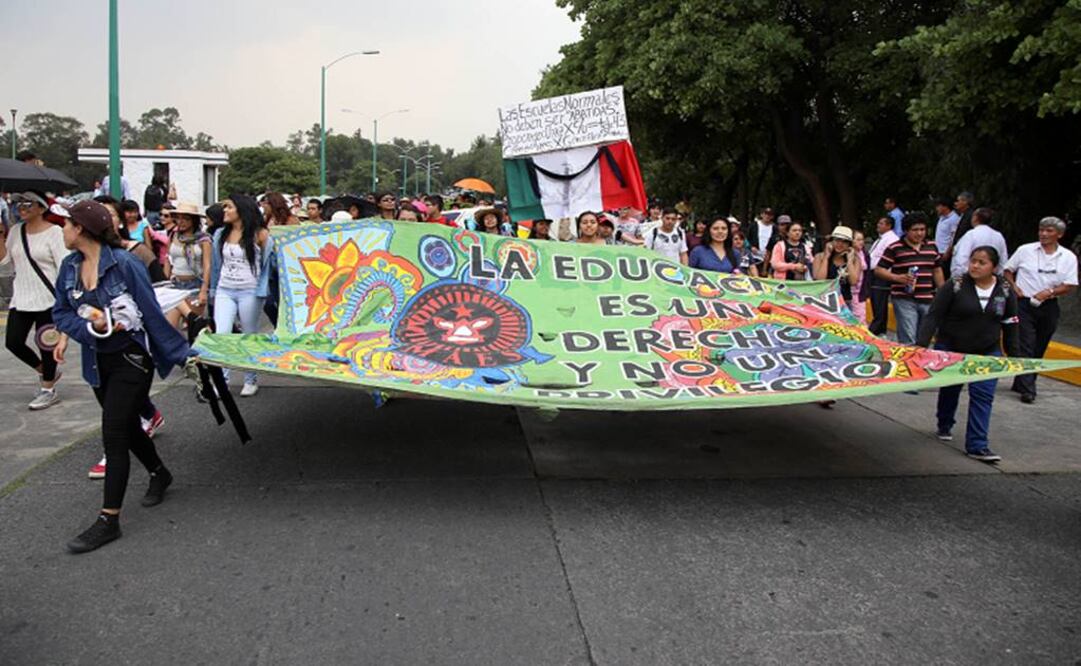 Tras el paso de los inconformes se estableció la circulación en avenida Insurgentes. (Foto: Cuartoscuro.com)