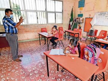 Gobierno de Guanajuato regresará el dinero que el SAT les quite de su aguinaldo a los maestros