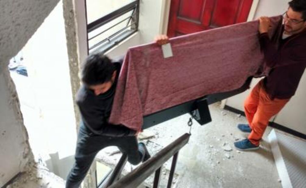 Evacuan edificio dañado por sismo en colonia Doctores