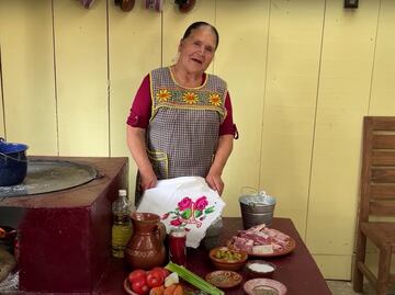 El guisado que Doña Ángela prepara en Navidad en su rancho