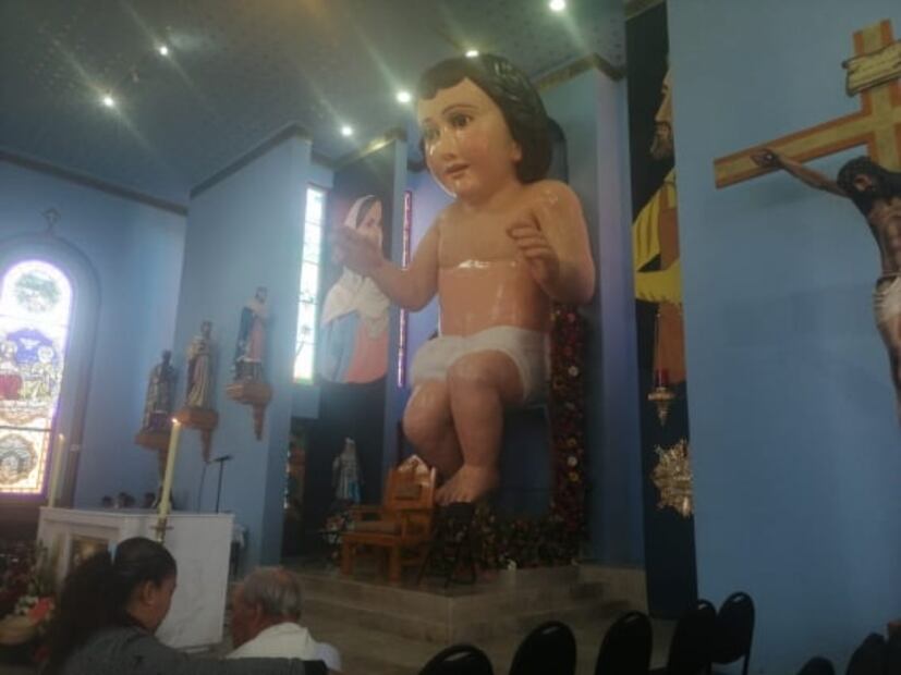 Retocan rostro a Niño Dios monumental para hacerlo más agradable