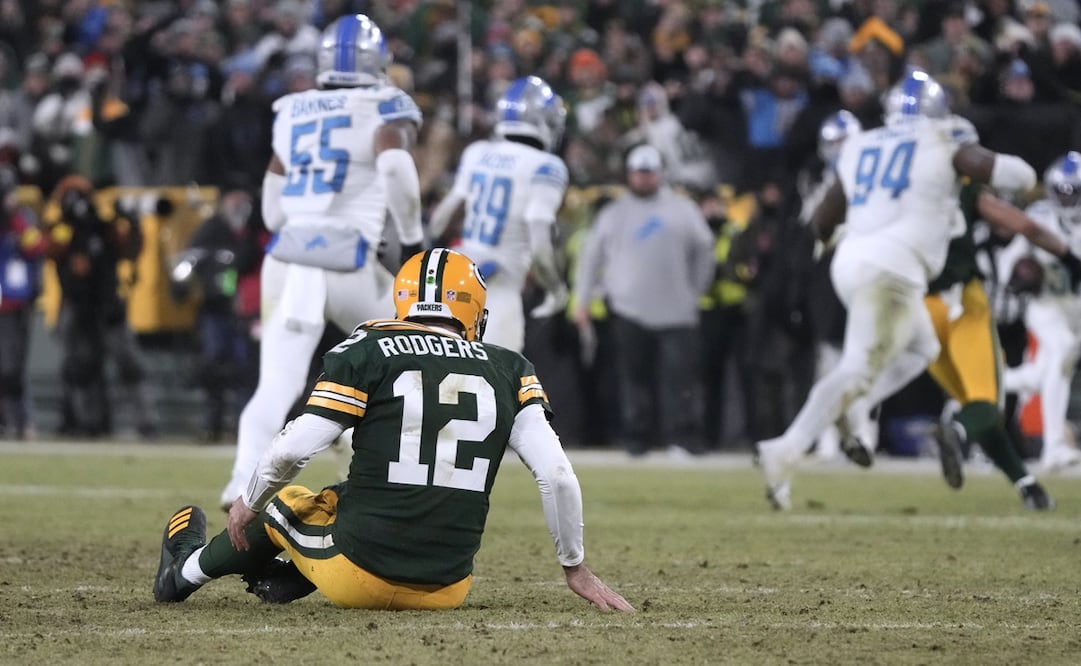 Rodgers fue interceptado y capturado en el partido / Foto: AP