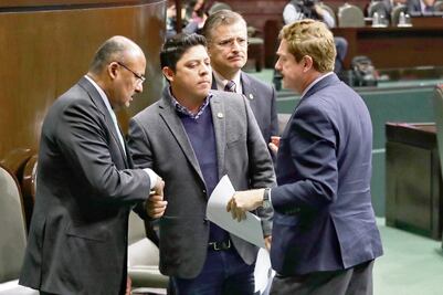 Presenta oposición propuesta educativa