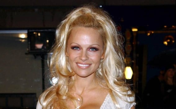 Pamela Anderson presume su rostro al natural: las 4 fotos que revelan sus cambios 