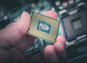 Inicia colaboración entre gobierno e industria para fabricar semiconductores