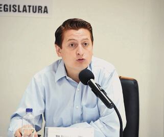 Néstor Núñez amaga con irse al PT o PVEM