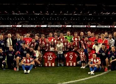 Héctor Herrera y Luis Suárez reciben homenaje del Atlético de Madrid como despedida