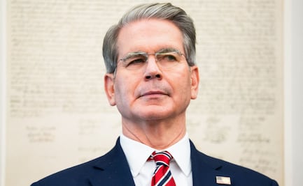 Asesores financieros preocupados y ocupados