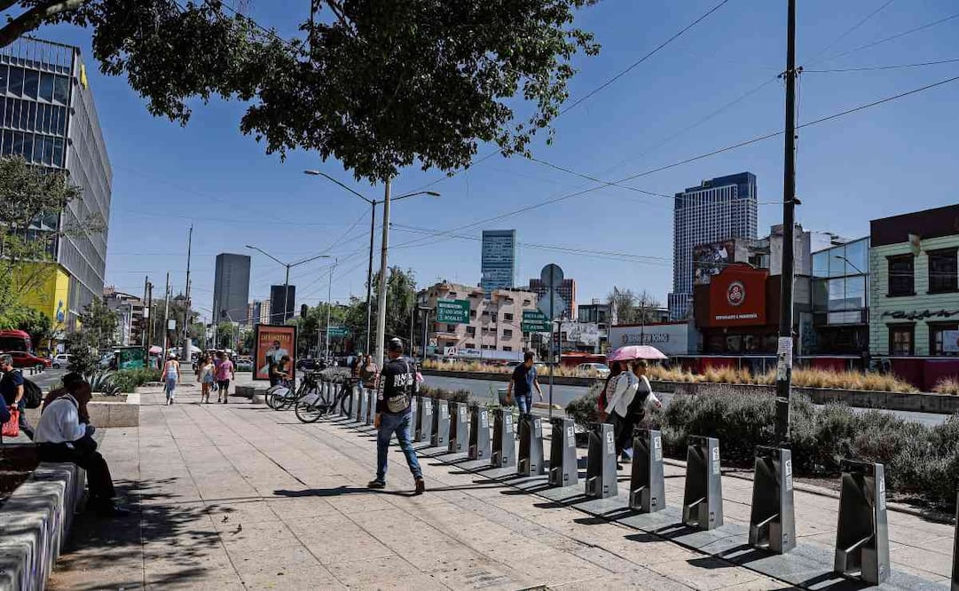 En un recorrido la tarde de ayer se constató que la acera de la Ribera de San Cosme, esquina con Insurgentes, está liberada de vendedores. Foto: Gabriel Pano / EL UNIVERSAL