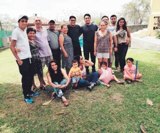 Organizan venta de repostería a favor de Irving Juanico