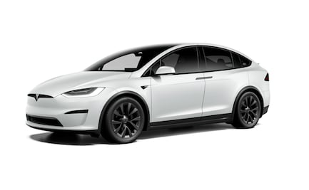 Cuánto cuesta el Tesla que Samuel García regaló a su esposa