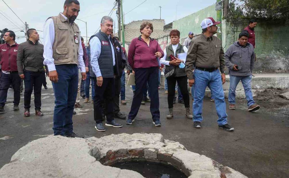 Delfina Gómez, gobernadora del Estado de México, visita la colonia Culturas de México, espacio afectado por las inundaciones, zona que por el momento se encuentra en rehabilitación. Foto: Luis Camacho/EL UNIVERSAL