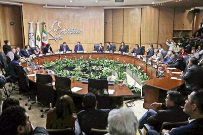 Partidos cuestionan reparto de pluris