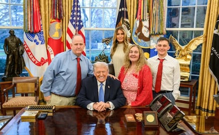 Trump se reúne con familia de soldado herido en ataque cerca de la Casa Blanca; destaca valor del sargento