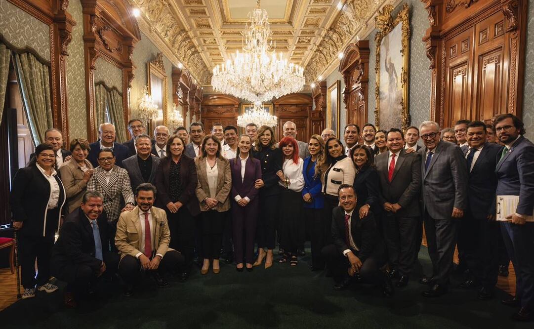 La presidenta Claudia Sheinbaum se reunió con gobernadores en Palacio Nacional este 11 de noviembre del 2024 para el fortalecimiento del IMSS-Bienestar. Foto: Tomada de la cuenta de X de @Claudiashein