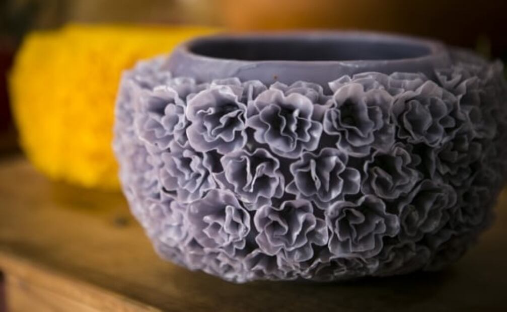 Candles, a tradition lighting new generations in Oaxaca